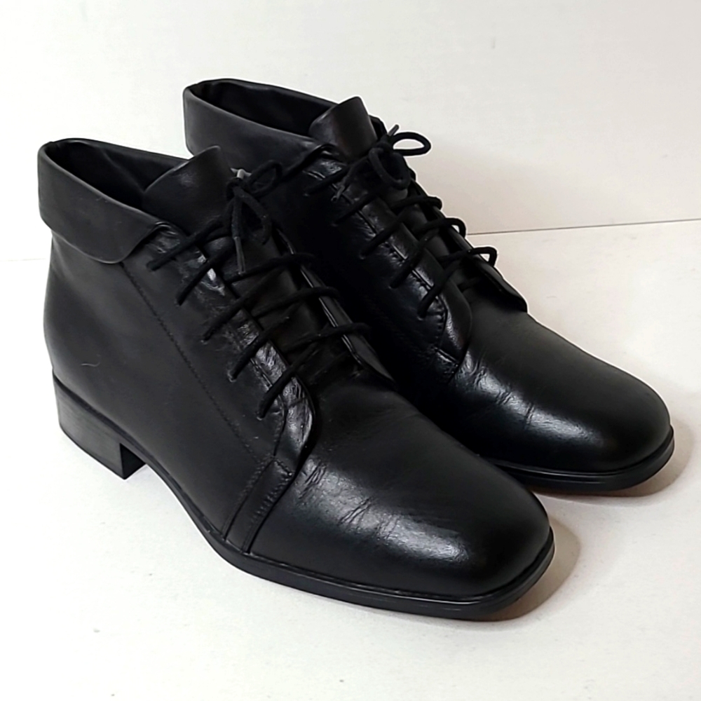 Vintage 90s Y2K St.Johns Bay Leather Ankle Booties Black Cuffed LaceUp Size 9.5W